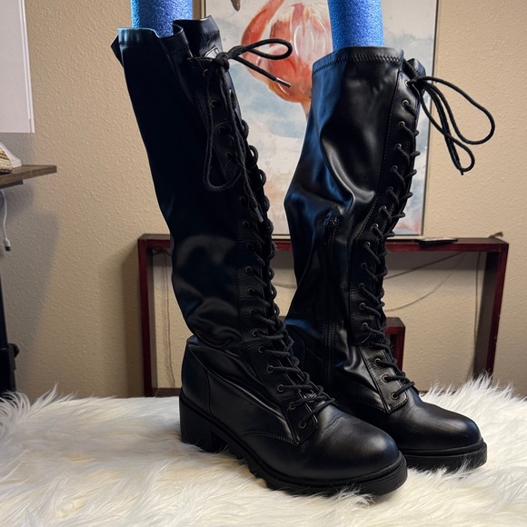 shoedazzle Shoes - Shoe Dazzle Black Lace Up Boots